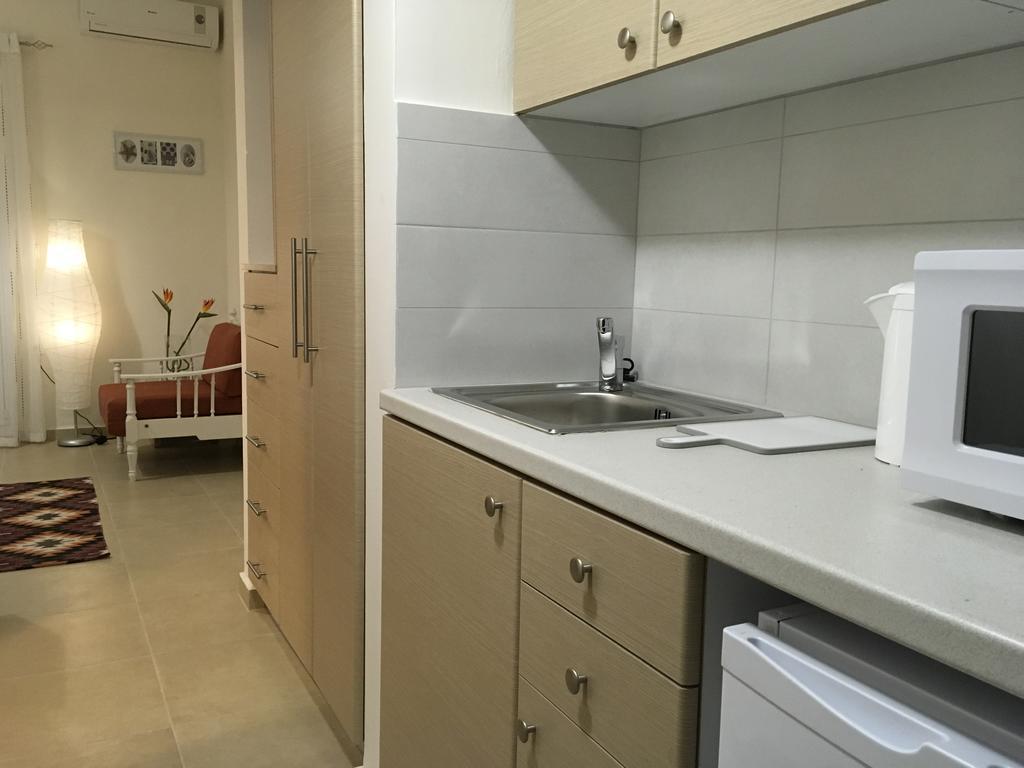 Demeliza Apartments Плака Экстерьер фото